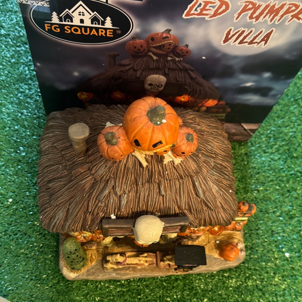 LED Pumpkin Villa - Halloween Decoration - Picture 5 of 12